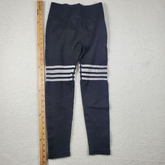 Amazon Women's Scrunch Butt Athletic Leggings with High Waist and Stripes Size M - Picture 7 of 11